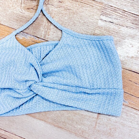 SHEIN – Light Blue Twist-Front Halter Crop Top | Ribbed Knit | Small * - Picture 3 of 5